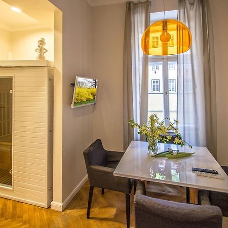 פראג Vojtesska Apartment By Ruterra מראה חיצוני תמונה