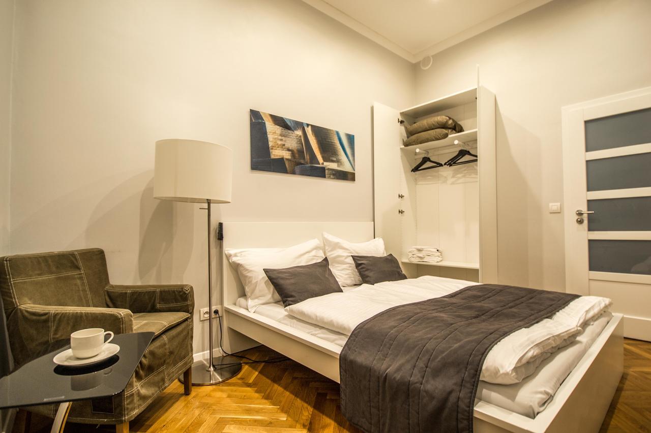 פראג Vojtesska Apartment By Ruterra מראה חיצוני תמונה