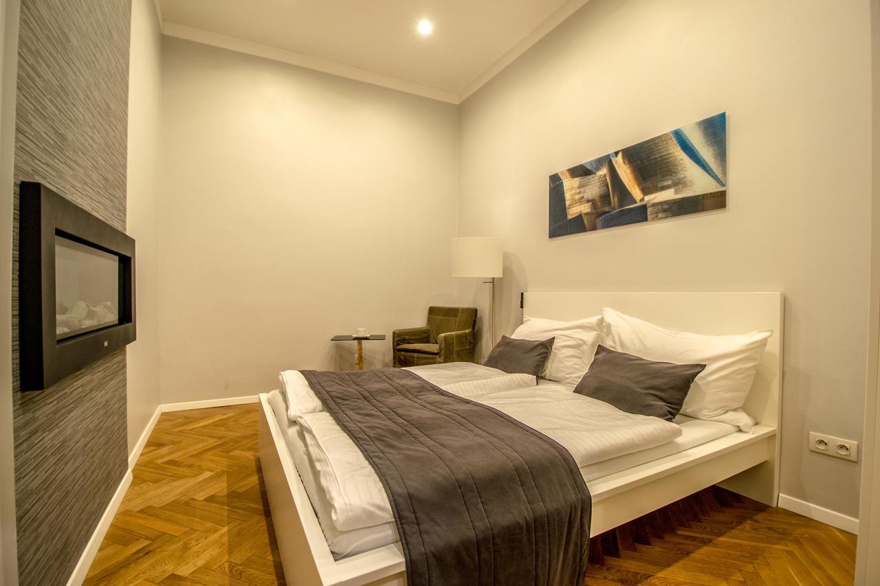 פראג Vojtesska Apartment By Ruterra מראה חיצוני תמונה