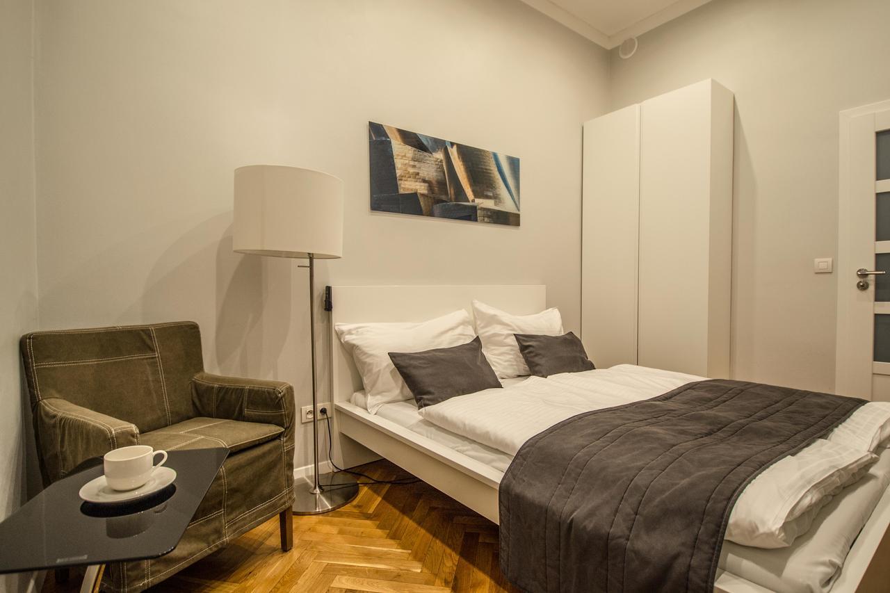 פראג Vojtesska Apartment By Ruterra מראה חיצוני תמונה