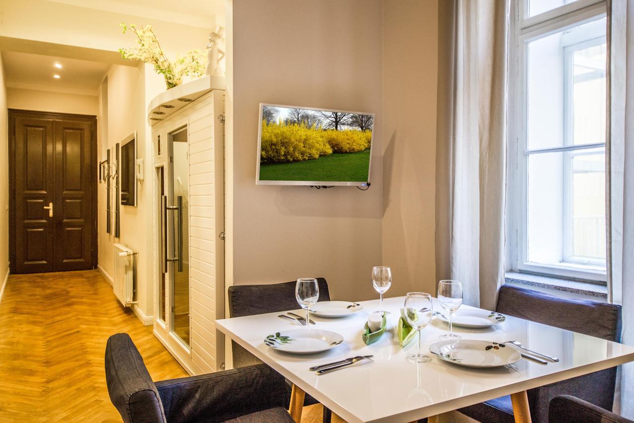 פראג Vojtesska Apartment By Ruterra מראה חיצוני תמונה