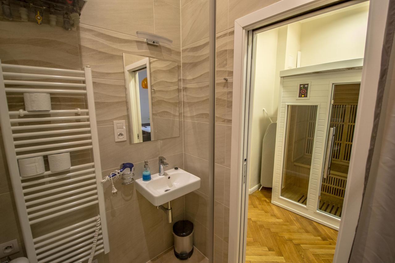 פראג Vojtesska Apartment By Ruterra מראה חיצוני תמונה