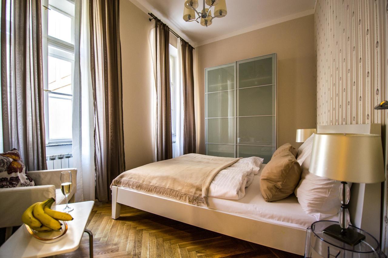 פראג Vojtesska Apartment By Ruterra מראה חיצוני תמונה