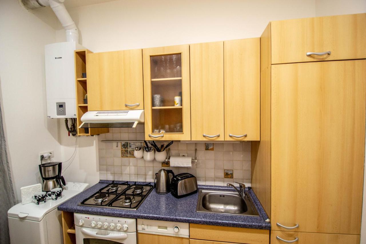 פראג Vojtesska Apartment By Ruterra מראה חיצוני תמונה
