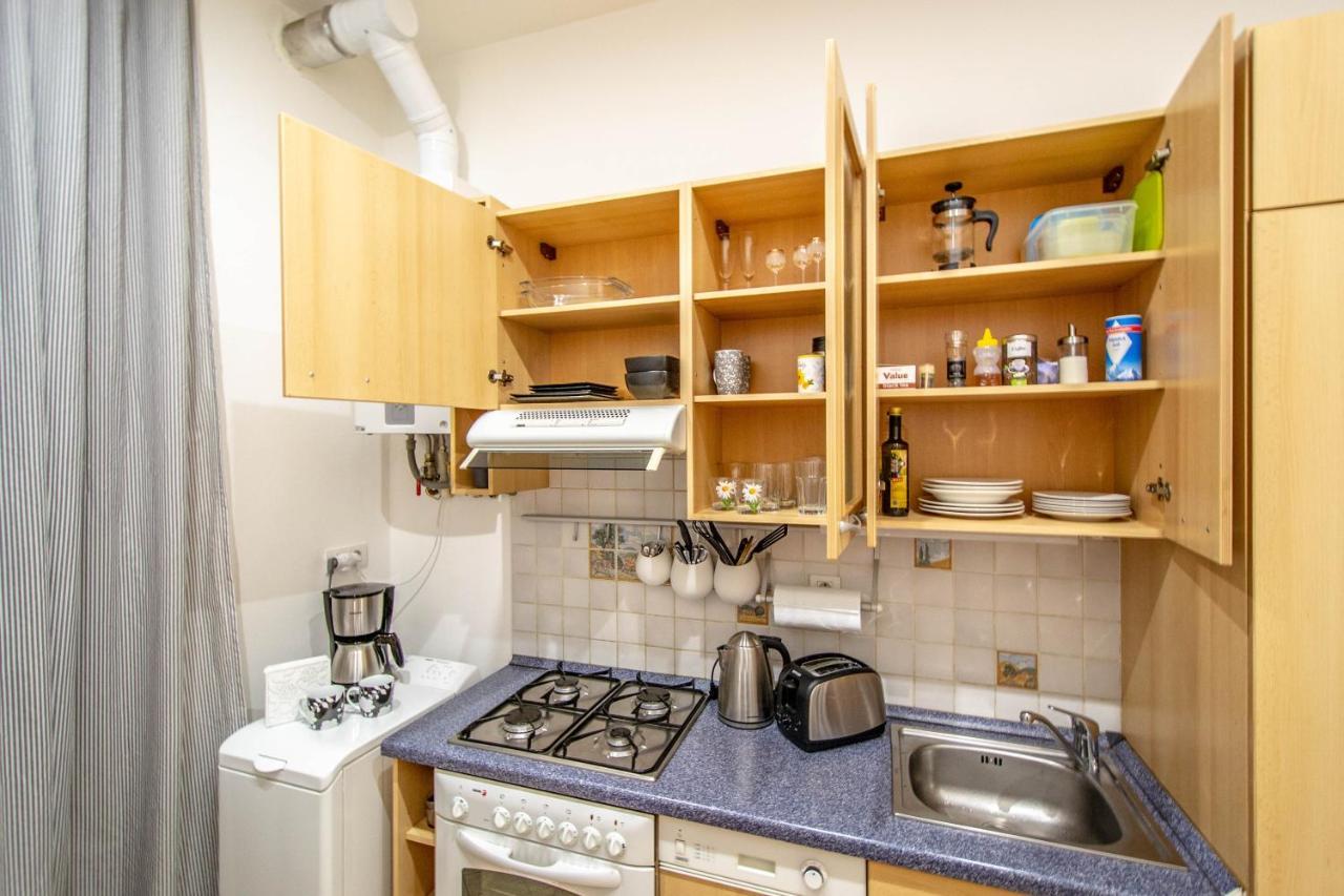 פראג Vojtesska Apartment By Ruterra מראה חיצוני תמונה