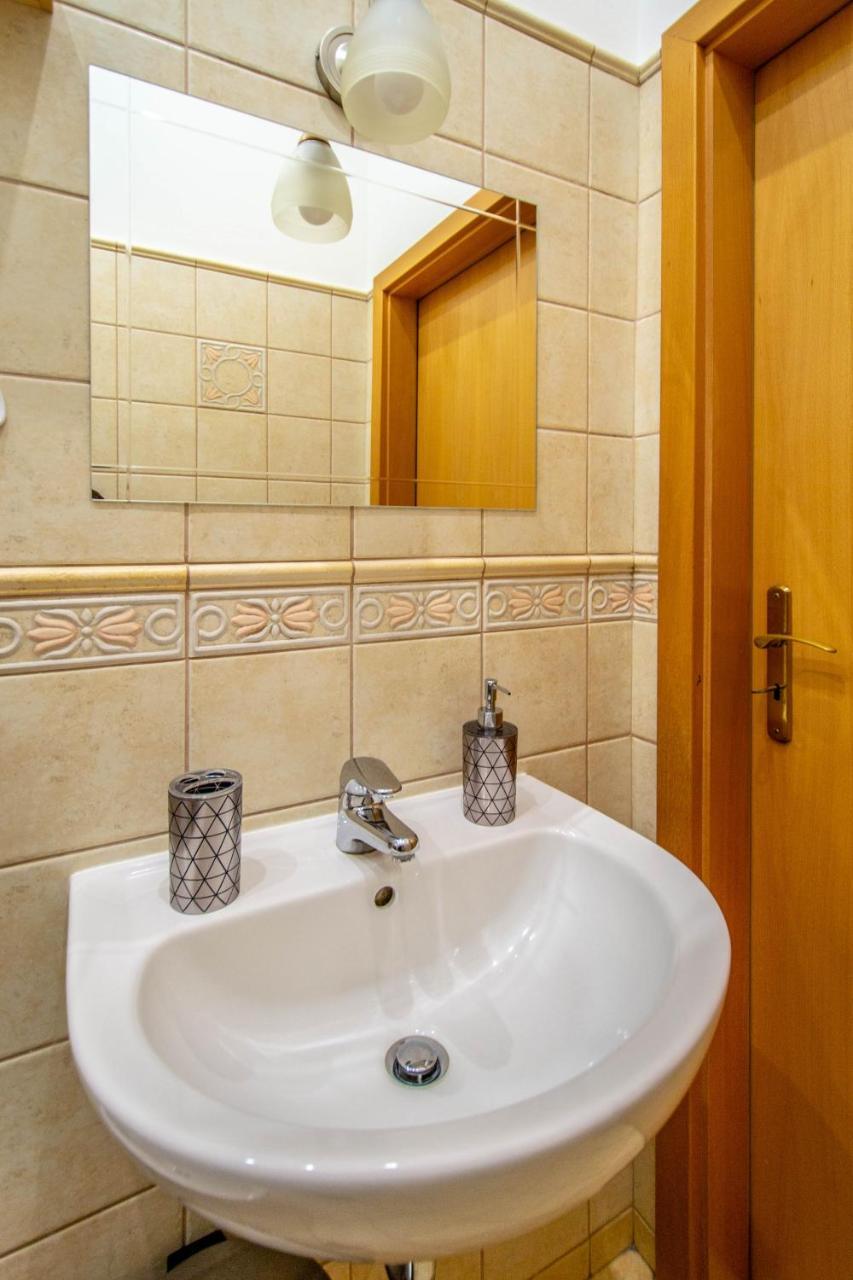 פראג Vojtesska Apartment By Ruterra מראה חיצוני תמונה
